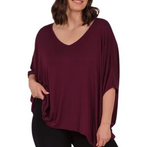 🇺🇸 Burgundy Flowy Top